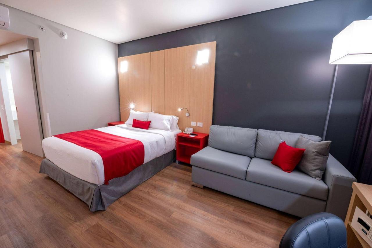 Ramada Encore By Wyndham Guadalajara Aeropuerto Las Pintas Buitenkant foto
