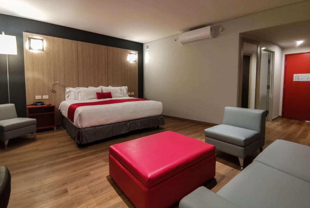 Ramada Encore By Wyndham Guadalajara Aeropuerto Las Pintas Buitenkant foto